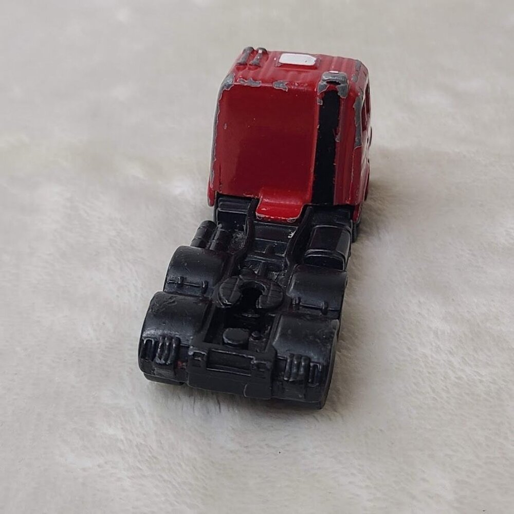 Maisto Mercedes-Benz Fire Dept Semi Truck Cab 1:64 Diecast Red Black - Picture 3 of 9